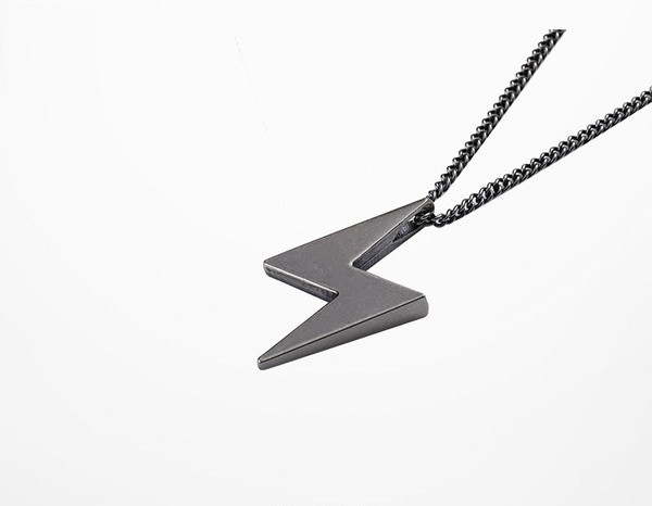 Moderna vīriešu ķēde ar kulonu