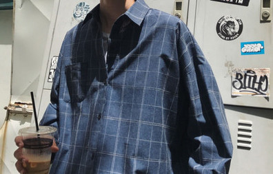 Vīriešu rūtains krekls ar garām piedurknēm un pogām