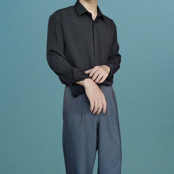 Cămașă modernă pentru bărbați cu guler clasic - două modele