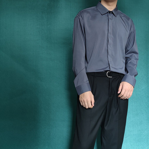 Cămașă modernă pentru bărbați cu guler clasic - două modele