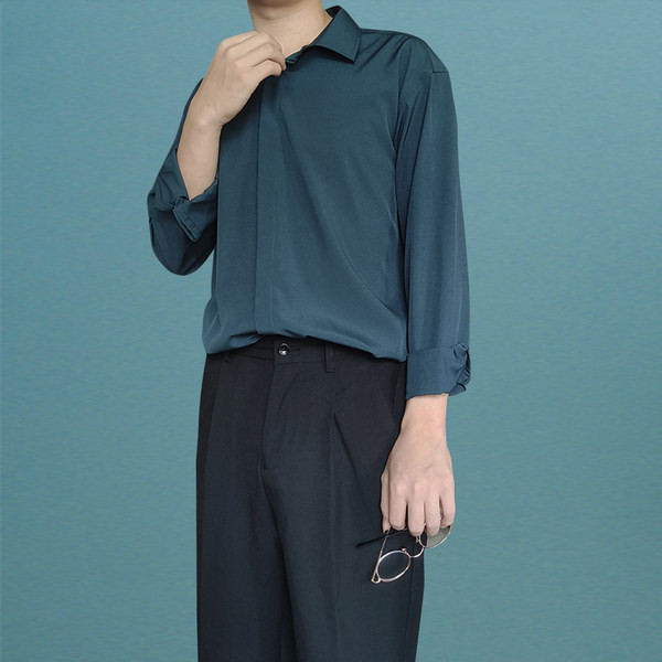 Cămașă modernă pentru bărbați cu guler clasic - două modele