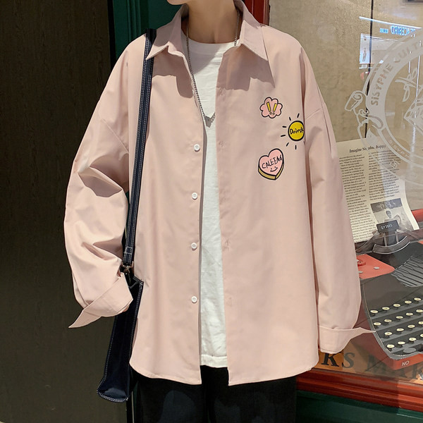 Ανδρικό πουκάμισο μεγάλου μοντέλου με πολύχρωμες εφαρμογές