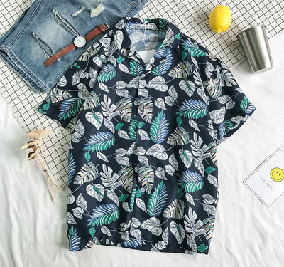 Cămașă de bărbați actuală cu mâneci scurte și nasturi