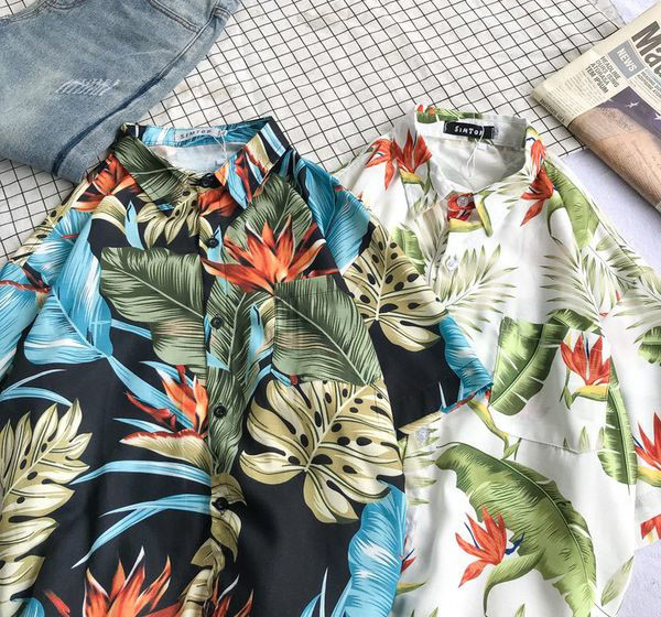 Cămașă de bărbați actuală cu mâneci scurte și nasturi