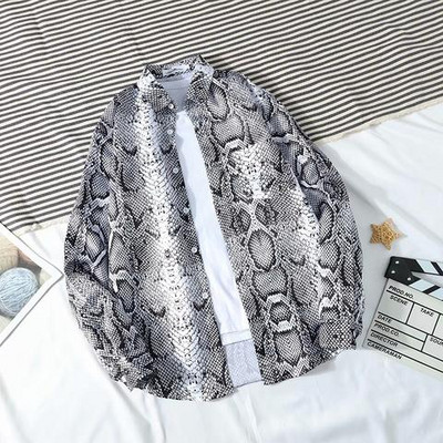 Jauna modeļa vīriešu krekls ar klasisku apkakli un garām piedurknēm