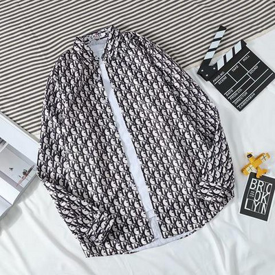 Jauna modeļa vīriešu krekls ar klasisku apkakli un garām piedurknēm