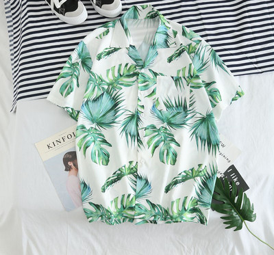 Aktuāls vīriešu krekls ar īsām piedurknēm un dažādu aplikāciju