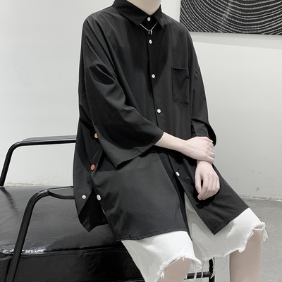 Φαρδύ μοντέλοασύμμετρο ανδρικό πουκάμισο με κουμπιά