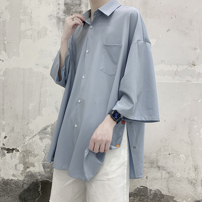 Φαρδύ μοντέλοασύμμετρο ανδρικό πουκάμισο με κουμπιά