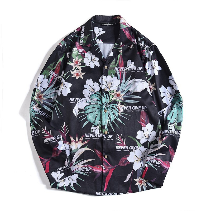 Vīriešu krekls ar krāsainu aplikāciju un garām piedurknēm