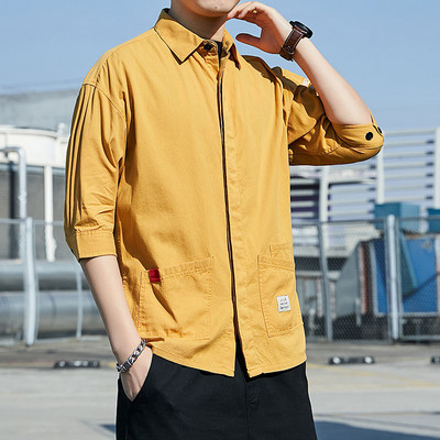 Cămașă bărbătească din bumbac cu buzunare și inscripție