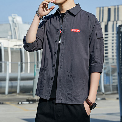 Cămașă bărbătească din bumbac cu buzunare și inscripție