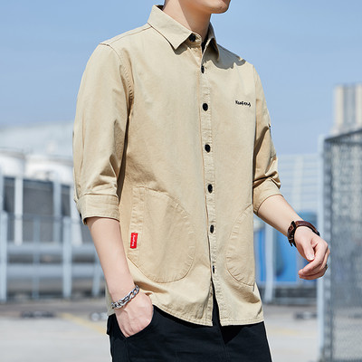 Cămașă bărbătească din bumbac cu buzunare și inscripție