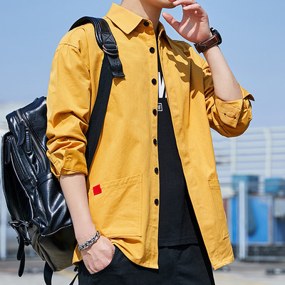 Cămașă bărbătească din bumbac cu buzunare și inscripție