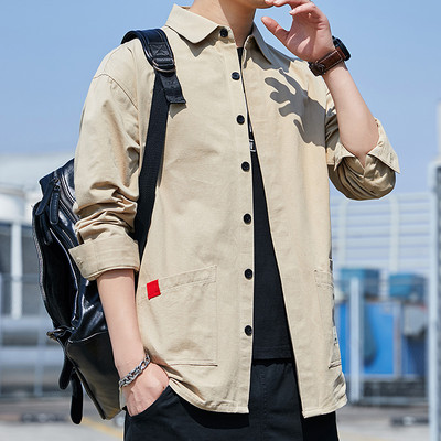 Cămașă bărbătească din bumbac cu buzunare și inscripție