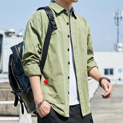 Cămașă bărbătească din bumbac cu buzunare și inscripție