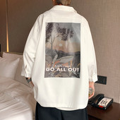 Cămașă modernă pentru bărbați cu imprimeu color pe spate