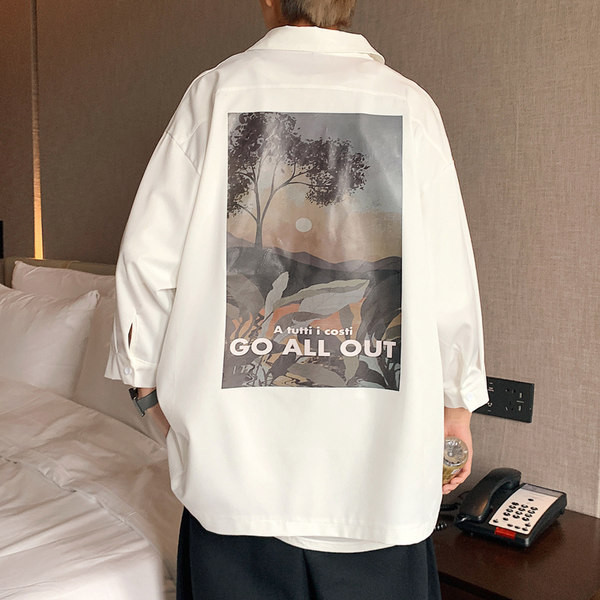 Cămașă modernă pentru bărbați cu imprimeu color pe spate