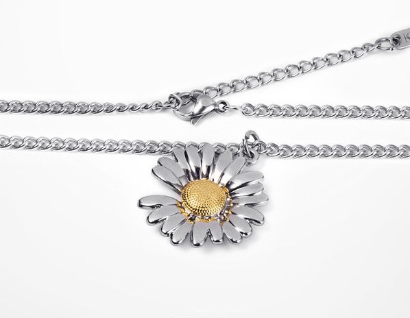 Actual lanț bărbătesc cu pandantiv cu flori