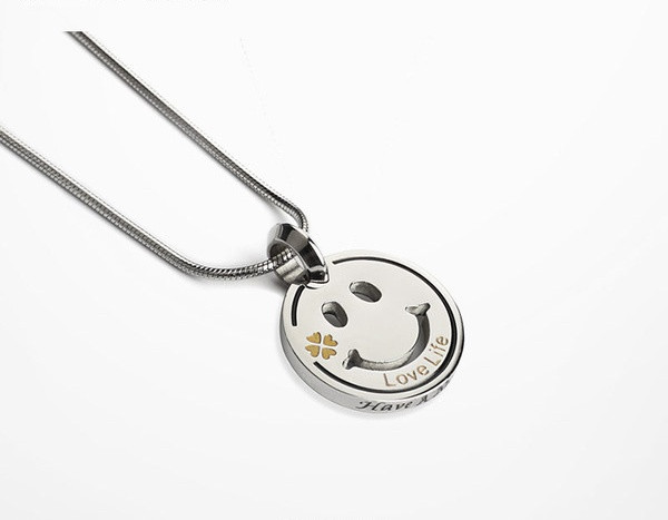 Lanț modern pentru bărbați cu pandantiv și inscripția Love Life