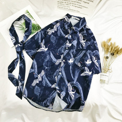 Aktuālais vīriešu krekls ar aplikācijām un klasisku apkakli