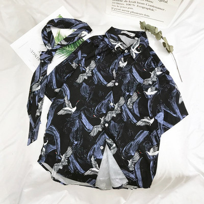 Aktuālais vīriešu krekls ar aplikācijām un klasisku apkakli