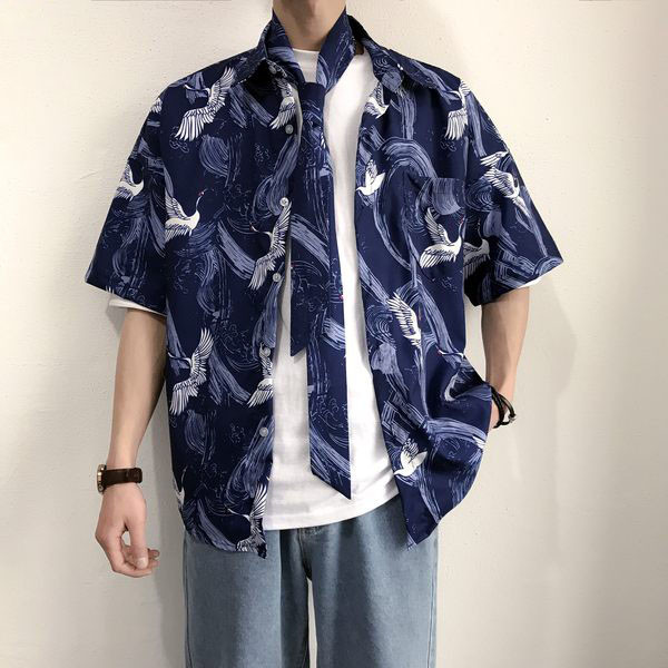 Aktuālais vīriešu krekls ar aplikācijām un klasisku apkakli