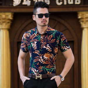 Model nou de cămașă bărbătească colorată cu guler clasic și mâneci scurte