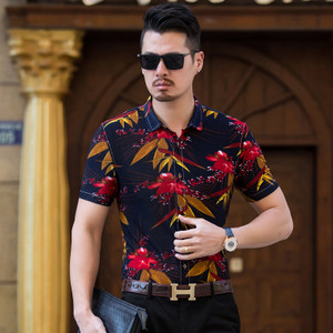 Model nou de cămașă bărbătească colorată cu guler clasic și mâneci scurte