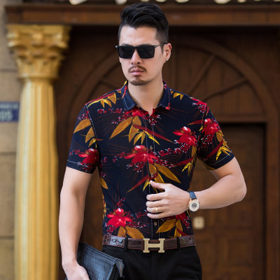 Model nou de cămașă bărbătească colorată cu guler clasic și mâneci scurte