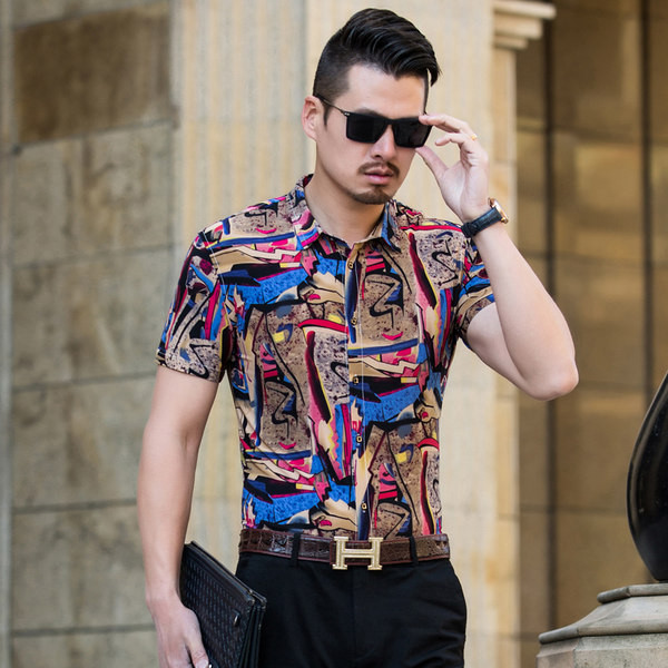 Model nou de cămașă bărbătească colorată cu guler clasic și mâneci scurte