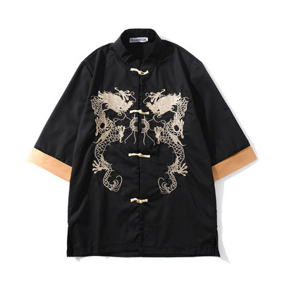 Vīriešu krekls ar izšuvumu un zemu apkakli