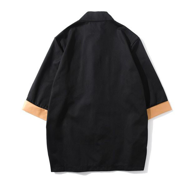 Vīriešu krekls ar izšuvumu un zemu apkakli