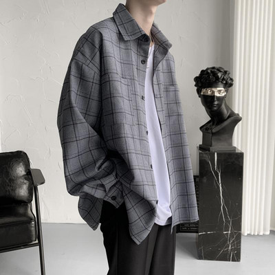 Cămașă lată în carouri cu buzunar