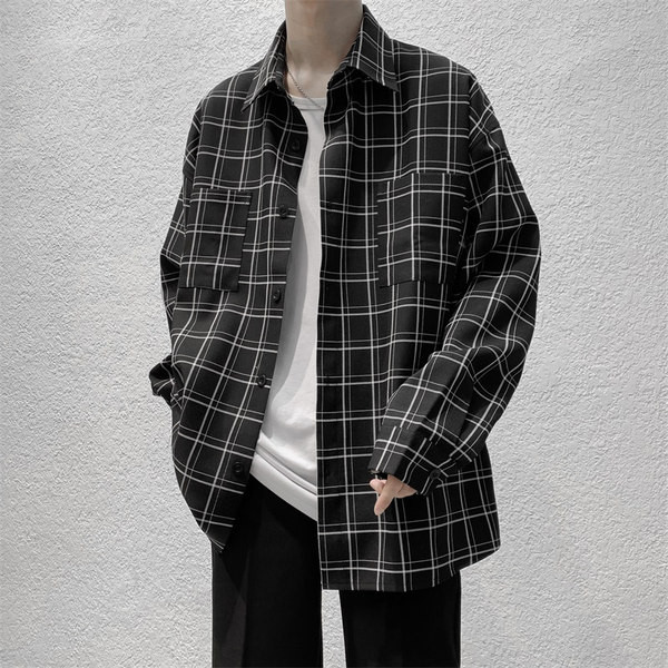 Cămașă lată în carouri cu buzunar