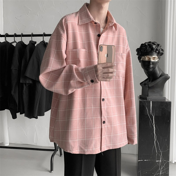 Cămașă lată în carouri cu buzunar