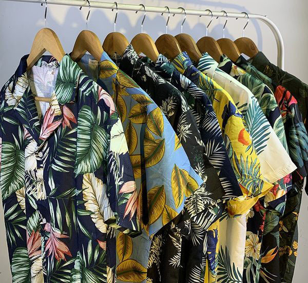 Cămașă colorată pentru bărbați, cu mâneci scurte și nasturi