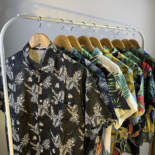 Cămașă colorată pentru bărbați, cu mâneci scurte și nasturi