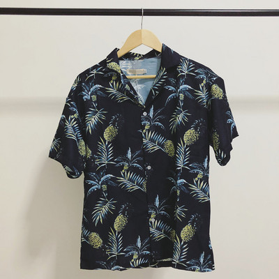 Cămașă pentru bărbați cu mâneci scurte și model floral