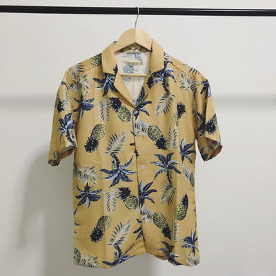 Cămașă pentru bărbați cu mâneci scurte și model floral