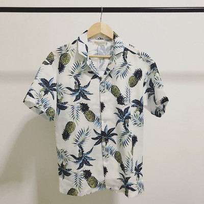 Cămașă pentru bărbați cu mâneci scurte și model floral