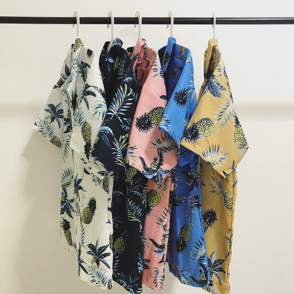 Cămașă pentru bărbați cu mâneci scurte și model floral