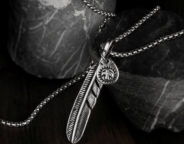 Meeste stiilne ripatsiga teraskett