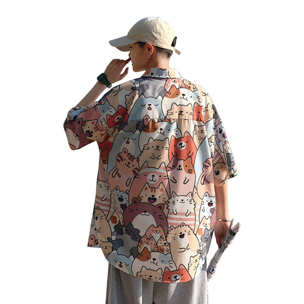 Vīriešu krekls ar krāsainu aplikāciju un pogām