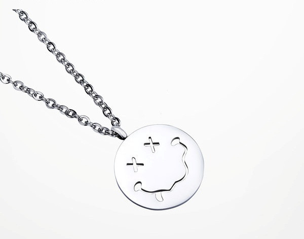 Lanț modern pentru bărbați cu un zâmbet pandantiv