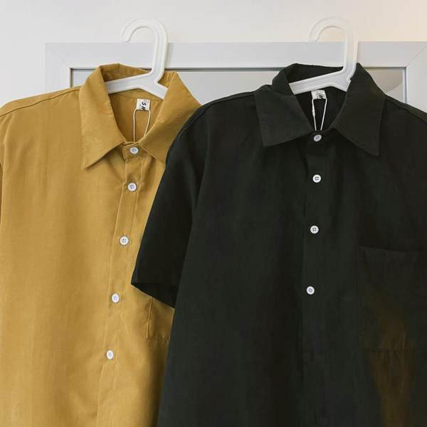 Cămașă bărbătească model uni cu mâneci scurte și guler clasic