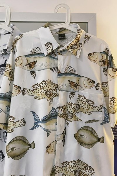 Cămașă pentru bărbați cu guler și nasturi clasici