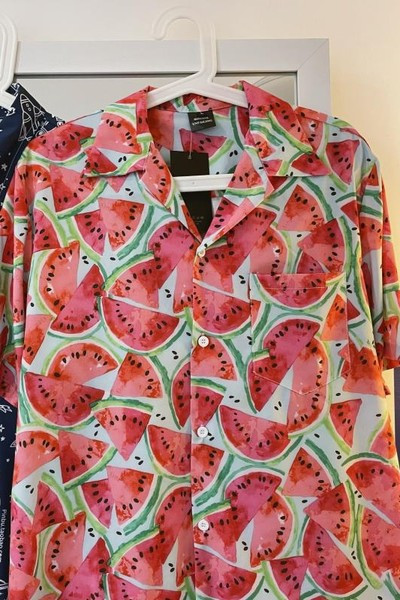 Ανδρικό πουκάμισο με κλασικό κολάρο και πολύχρωμο μοτίβο