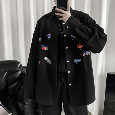 Cămașă de primăvară cu aplicații colorate