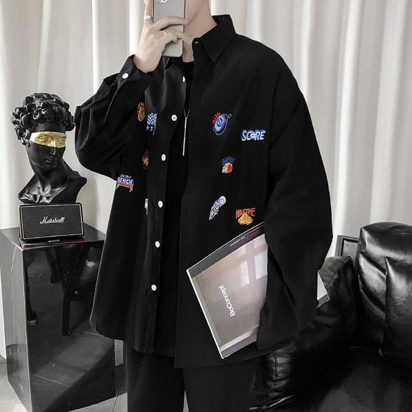 Cămașă de primăvară cu aplicații colorate